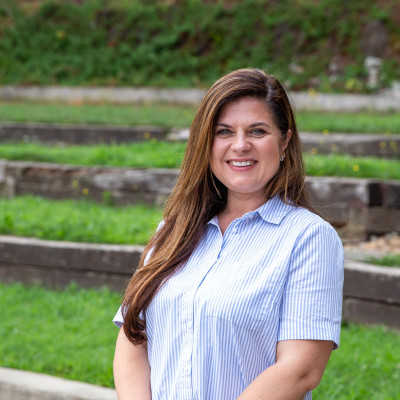 Mindy Dill headshot