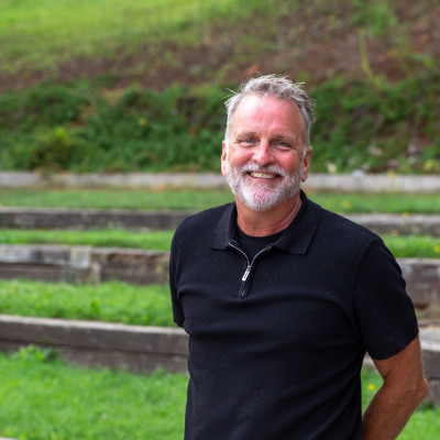 Dr. Steve Jackson headshot